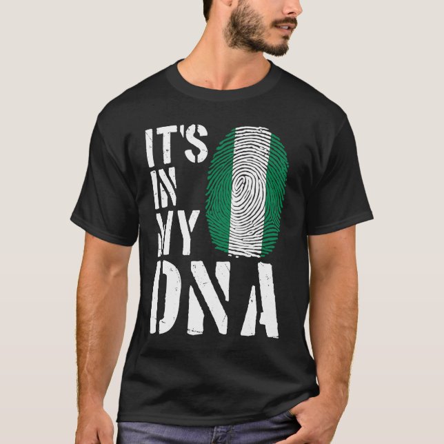 It's In My DNA Nigerian Flag Fingerprint BHM Afro  T-Shirt (Vorderseite)