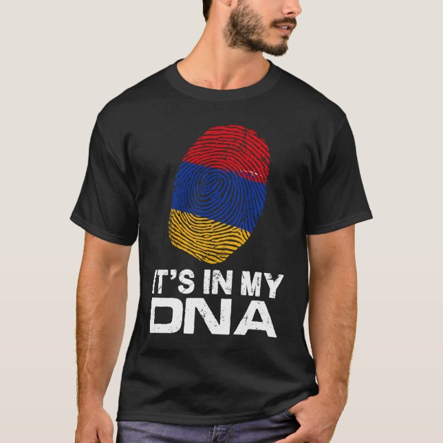 IT'S MY DNA IN flag national pride fingerprint Arm T-Shirt (Vorderseite)