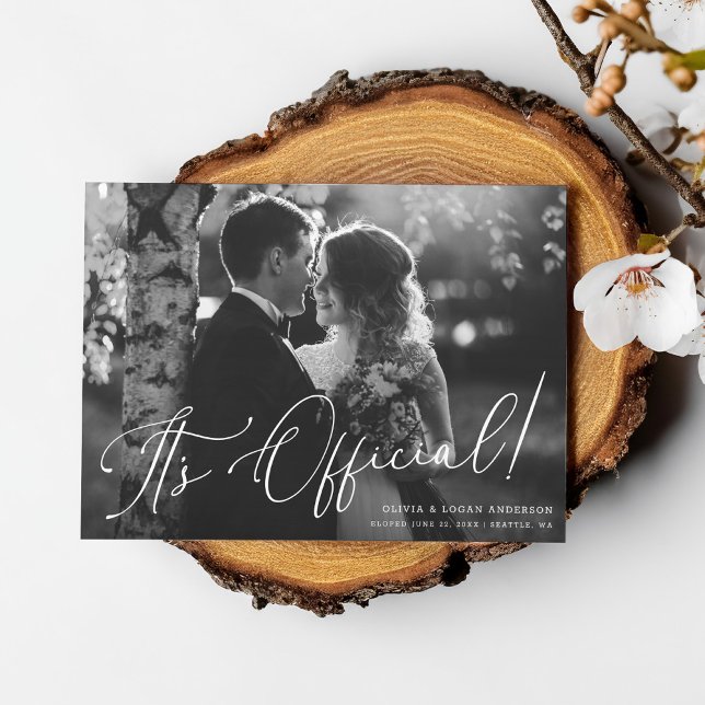 It's Official! Chic Script Wedding Photo Elopement Einladung (Von Creator hochgeladen)