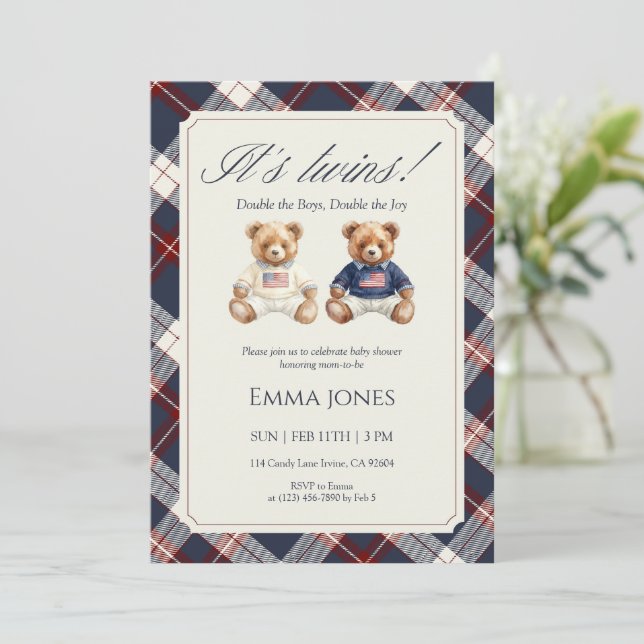Its Twins Double Plaid teddy bear Baby Shower Einladung (Stehend Vorderseite)