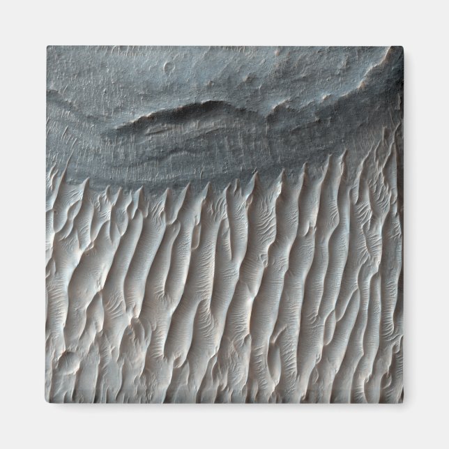 Ius Chasma, eine große Schlucht auf den Mars Magnet (Vorne)