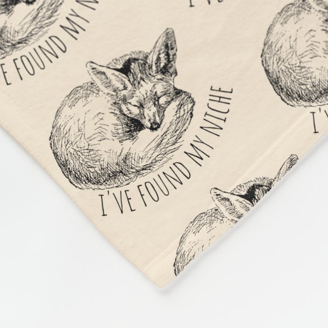 I've Found My Niche Cozy Napping Fox Fleecedecke (Ecke)