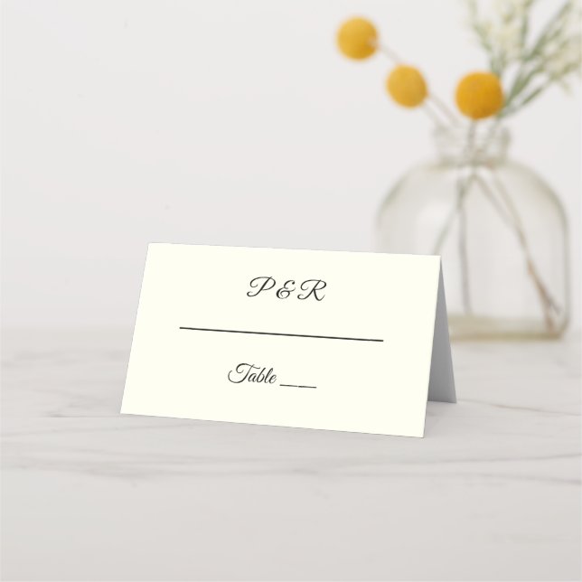 Ivory Color Simple Stylized Script Wedding Platzkarte (Vorderseite)