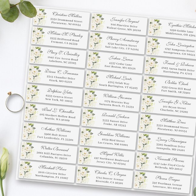 Ivory White Roses Floral Wedding Guest Address Aufkleber (Von Creator hochgeladen)
