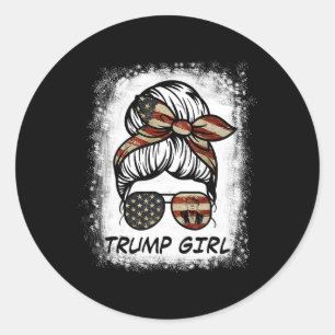 Ja, ich bin ein Trump-Mädchen, das sich darüber hi Runder Aufkleber