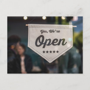 Ja, Wir sind geöffnet Schild Typografisches Bild W Postkarte
