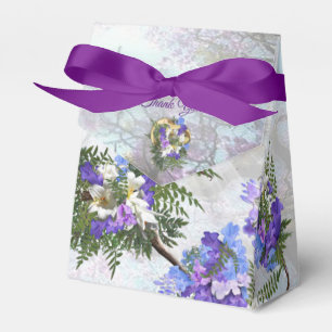 Jacaranda-Blüten & Lilienstrauß Geschenkschachtel