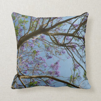 Jacarandabaumniederlassungs-Blumenhimmel Kissen