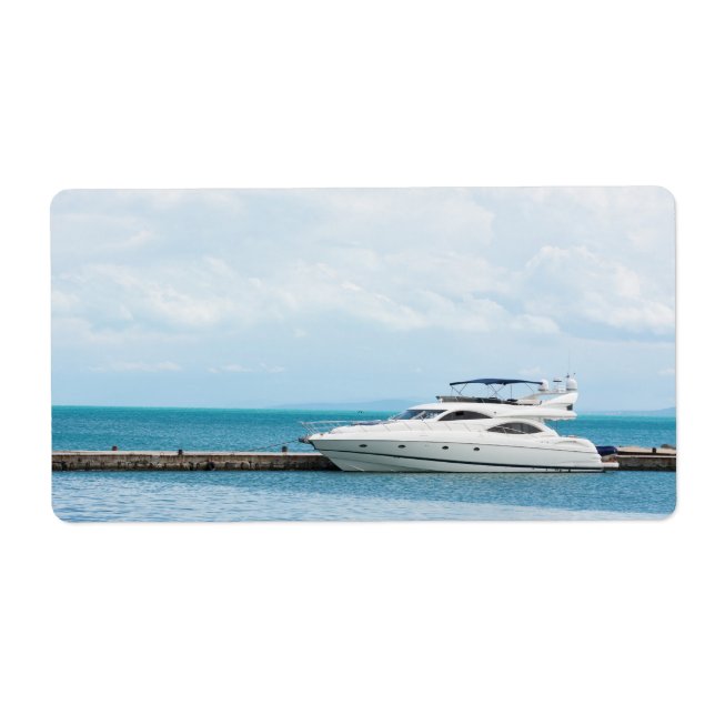 Jacht auf Bootsanlegestelle (Vorne)