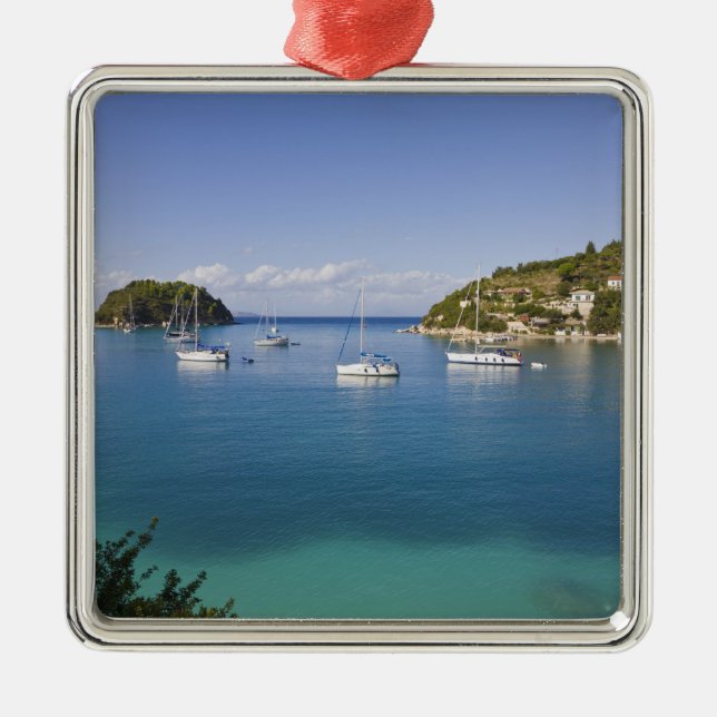 Jachten vor Anker, Lakka, Paxos, Griechenland Ornament Aus Metall (Vorne)