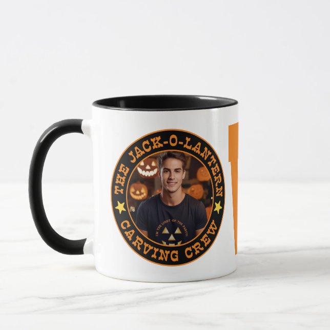 Jack-O-Lantern Carving Crew Foto Monogram-Tasse Tasse (Links)