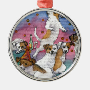 Jack-Russell-Terrier an einem Party Ornament Aus Metall