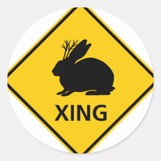 Jackalope Crossing Highway Sign Runder Aufkleber