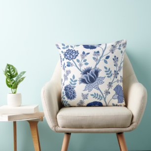 Jacobohne Floral Lg Muster Blau auf Weiß Kissen