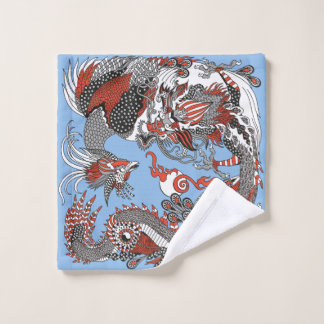 Jade Dragon und Gold Phoenix spielen mit einer Per Waschlappen
