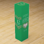 Jadeperlen 12. Hochzeitstag Foto Weinkiste Weinbox<br><div class="desc">12. Jadejubiläumsgeschenk Wein oder Spirituosen Box. Schöne grüne Jade Effekt Perlen in den Herzen auf grün mit Foto Vorlage 12. Jade Hochzeit Jubiläumsweinpackung. Passen Sie mit Ihren eigenen Empfängern Namen oder Verwandten Details und Foto an. Das zwölfte Hochzeitstag Jahr ist traditionell mit Jade verbunden. Aktuell liest Gratulation Kathy und Richardo...</div>