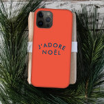 J'adore Weihnachten | Moderne Liebe Weihnachten Ro Case-Mate iPhone Hülle<br><div class="desc">Einfaches,  stilvolles J'adore Weihnachten" zitierte Art-Urlaubshandys mit moderner,  minimalistischer Typografie in Marineblau auf korallenrotem Hintergrund in einem trendigen Feststil. Das Zitat übersetzt in "I Liebe Weihnachten" auf Französisch. Das perfekte Geschenk oder Accessoire für die Weihnachtszeit!</div>