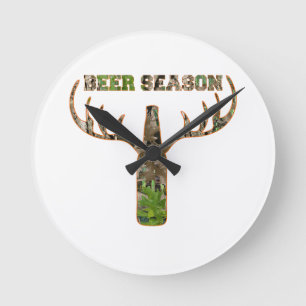Jäger in der Biersaison - Geschenk für Jäger Runde Wanduhr