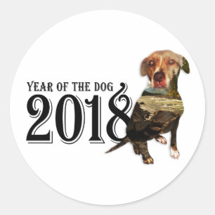 Jahr der doppelten Exposition des Hundes 2018 Runder Aufkleber