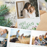 Jahr der Überprüfung Multi-Foto grün Frohe Weihnac Dreifach Gefaltete Urlaubskarte<br><div class="desc">Grüne holzbeerblätterung modern Frohe Weihnachtsgrün gebürstete Drehbuch Familie Jahr in Review 9 Foto Collage Galerie dreiteilige Urlaubskarte mit Ihrem individuellen personalisierten Text.</div>