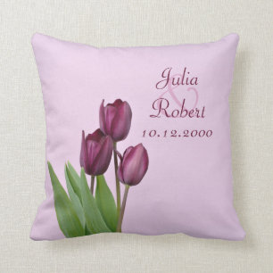 Jahrestag mit 3 lila Tulpen Kissen