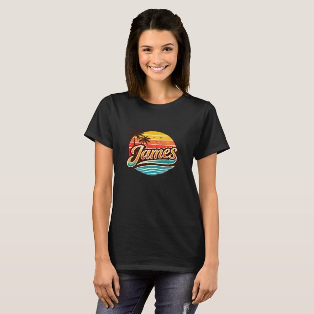 James Retro Sunset Tropical Name Design T-Shirt (Vorne ganz)