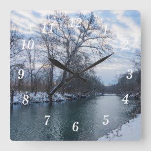 James River Winter Wall Clock Quadratische Wanduhr