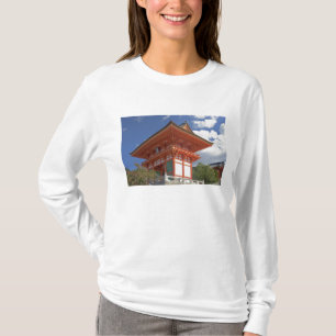 Japan, Kyoto, aufstrebendes Tor eines Tempels T-Shirt