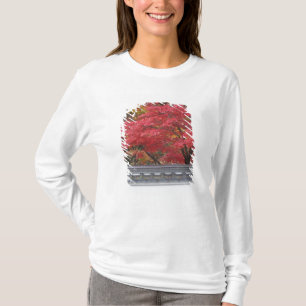 Japan, Kyoto, Herbstfarben im Eikando-Tempel T-Shirt