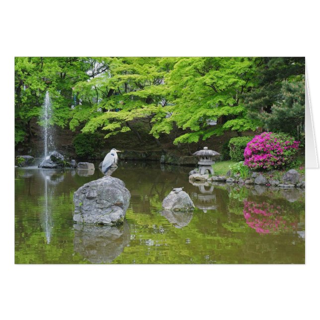 Japan, Kyoto. Heron in frischen grünen Blätter (Vorderseite (Horizontal))