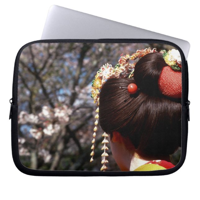 Japan, Kyoto. Hinteransicht nahe von geisha's Laptopschutzhülle (Vorderseite)