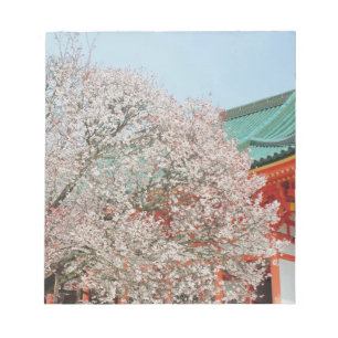 Japan, Kyoto. Kirschblüte des Shinto Notizblock