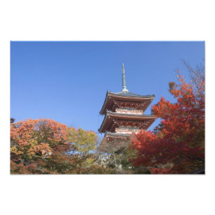 Japan, Kyoto, Pagode in Herbstfarben Fotodruck