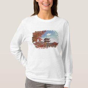 Japan, Kyoto, Pagode in Herbstfarben T-Shirt