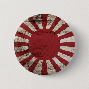Japan: Wachsende Sonnenflagge auf altes Holzkörnc Button