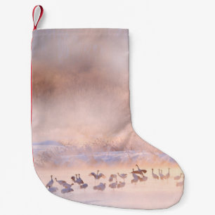 Japan Winternatur. Naturlandschaft, verschneite Na Kleiner Weihnachtsstrumpf