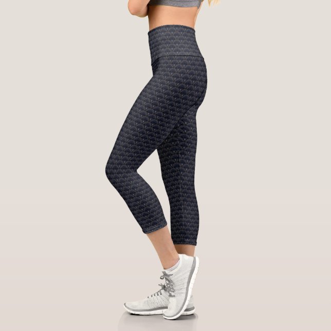 Japanese art deco style_Smoky Mist Capri Leggings (Links)