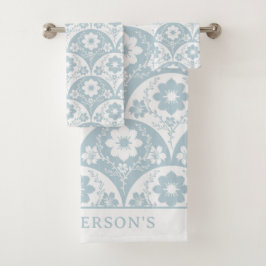 Japanese Floral Pattern in Soft Blue and White Badhandtuch Set