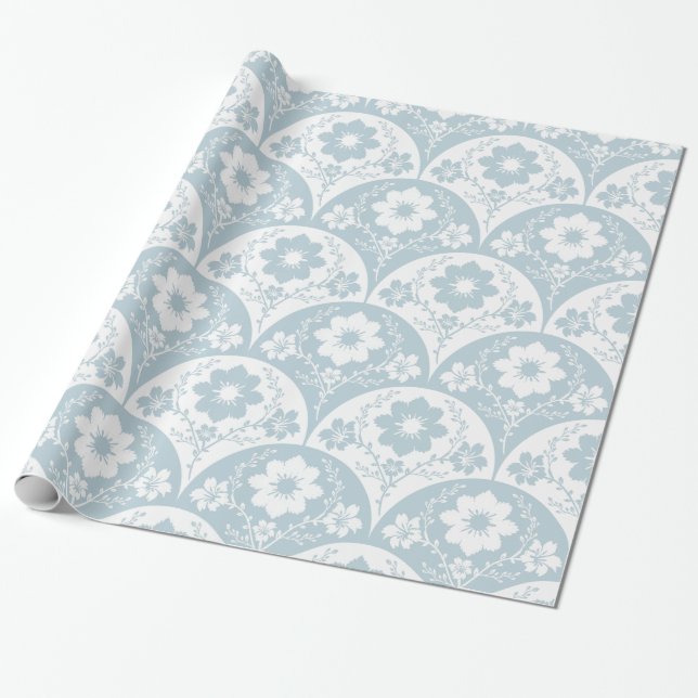 Japanese Floral Pattern in Soft Blue and White Geschenkpapier (Ungerollt)