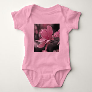 Japanisch Pink Saucer Magnolia Baby Strampler