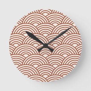 Japanisch Seigaiha Wave Rust Terracotta Runde Wanduhr