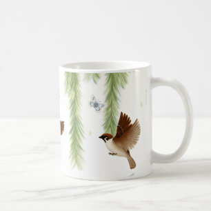 Japanische Baumspreizen unter einem schleichenden Kaffeetasse