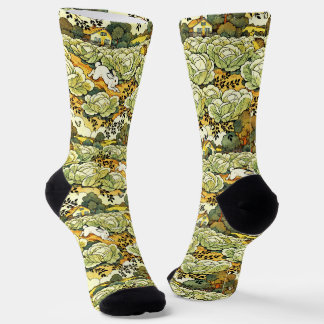 Japanische Kaninchen in einem Kohlkopf-Garten Socken