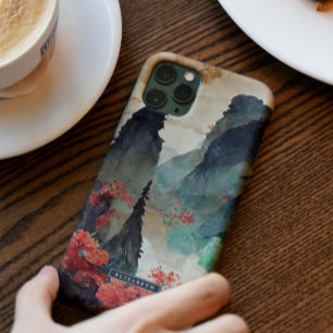 Japanische Kirschblüten Bergwald Monogramm iPhone 14 Hülle