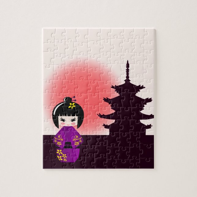 Japanische kokeshi Puppe am Tempel während des Puzzle (Vertikal)