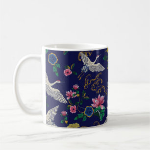 Japanische Krane, Wellen und Blume. Stickereierkra Kaffeetasse