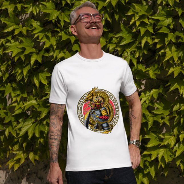 Japanischer Goldener Drache und Samurai Warrior T-Shirt (Von Creator hochgeladen)
