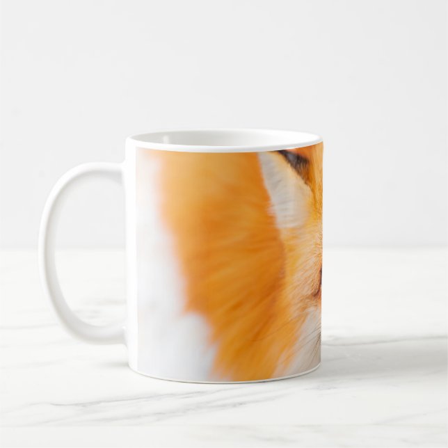 Japanischer Roter Fuchs, der ruht, schläft und spi Kaffeetasse (Links)