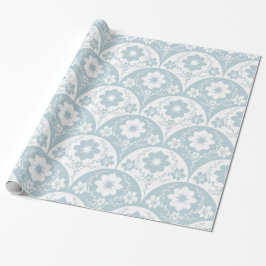 Japanisches Blumenmuster in sanftem Blau und Weiß Geschenkpapier