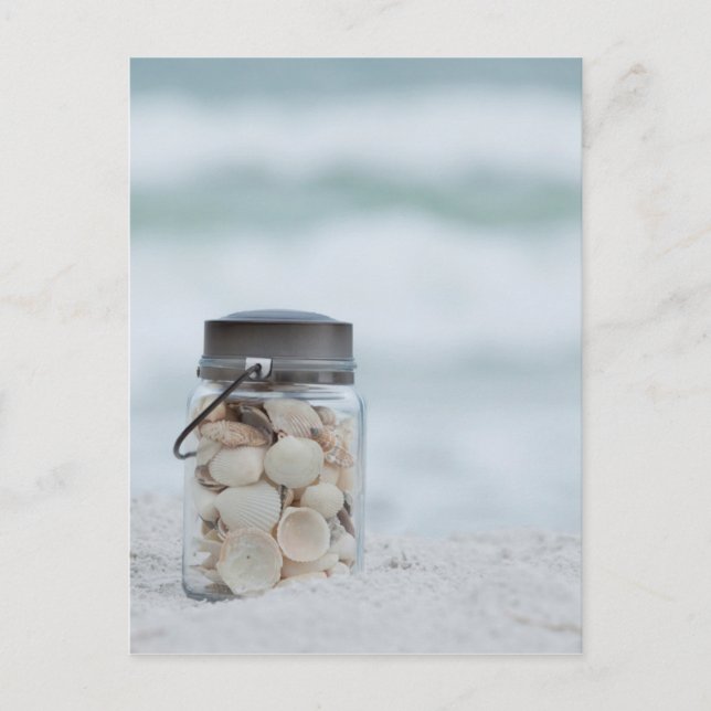Jar of Seashells am Strand | Florida Postkarte (Vorderseite)